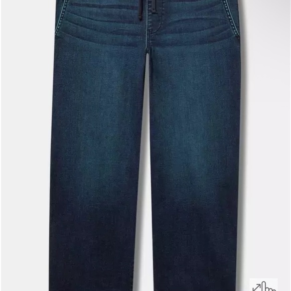 Torrid Elastic Waist Denim Capri Jeans in Torrid size 1 - Picture 3 of 5